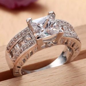 Gorgeous white sapphire ring